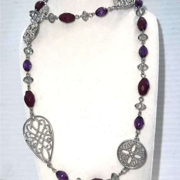 Elegant Silver and Purple Necklace 19’ - Picture 1 of 5
